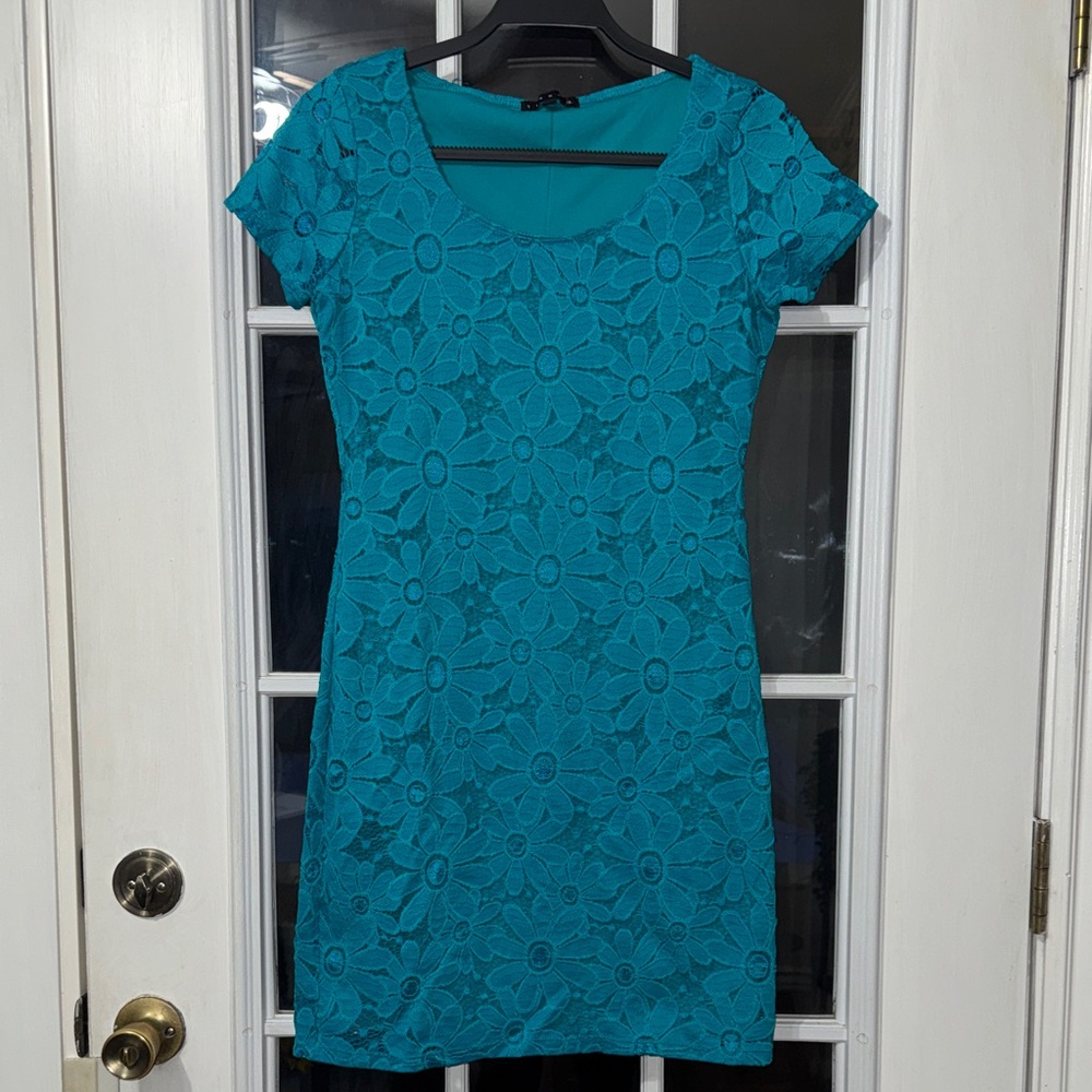 Tiana B. Turquoise Floral Lace Mini Dress Fully lined Small